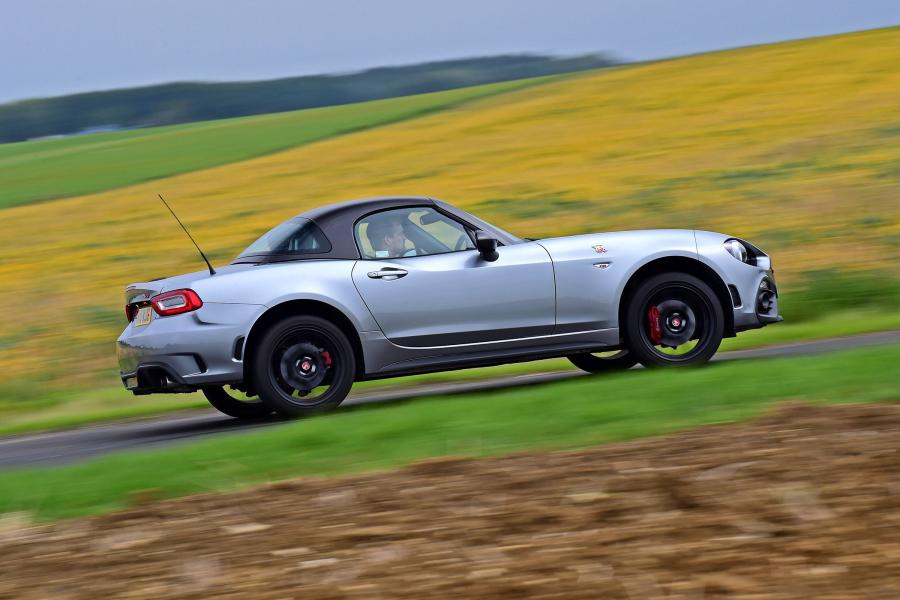  Abarth 124 GT (348) 2018 года  (UK) (фото 36 из 40)